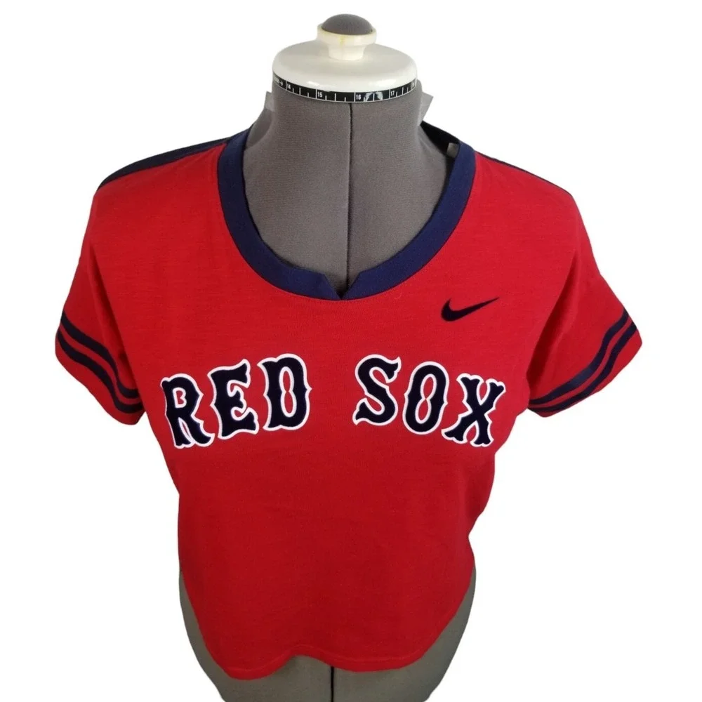 Boston Red Sox Shirt Women's  Size M Red Nike Dri-Fit Short SLEEVE PIT TO PIT 22